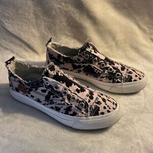 Blowfish shoes. Women’s size 7 1/2-8… cannot find size on shoe but shows size L.